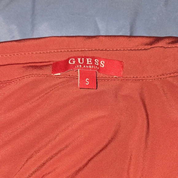 🎀Guess Rust Satin Ruched Button-Down Top - Picture 4 of 4